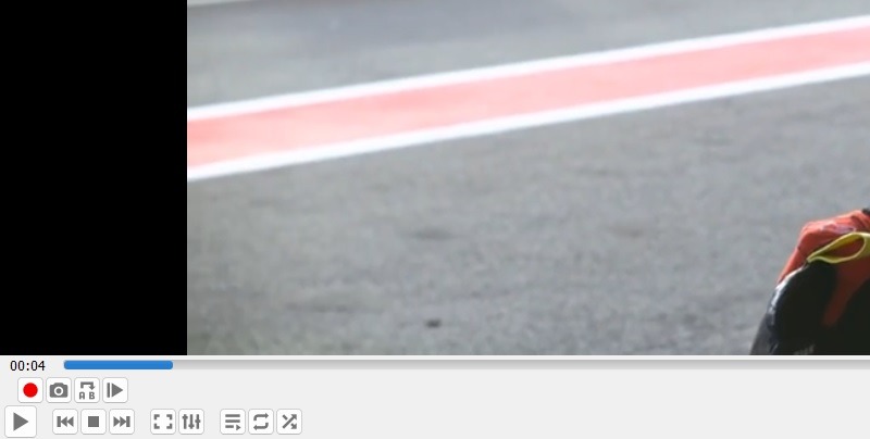 Red record button visible in VLC Video Editor. 